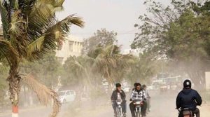 کراچی میں آج وقفے وقفے سے تیز سمندری ہوائیں چلنے کا امکان