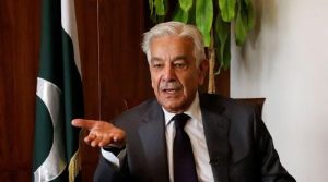 فیلڈ مارشل کا دورہ ایران ایک اشارہ ہےکہ معاملہ کسی حل کے قریب پہنچا ہے، خواجہ آصف