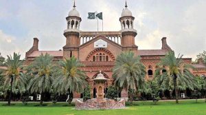 شوہر نکاح نامے میں درج حق مہر کے علاوہ معاہدے میں درج چیزیں بھی بیوی کو دینے کا پابند ہے: عدالت
