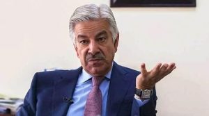 خواجہ آصف کے لیسکو کیخلاف ٹوئٹ کے معاملے پر 2 لائن مین اور ایک لائن سپرنٹنڈنٹ کو معطل کردیا گیا