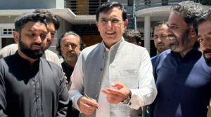بیرسٹر گوہر انتخابی مہم کیلئے اسکردو پہنچ گئے، بلا روک ٹوک انتخابی مہم کی اجازت دینے کا مطالبہ