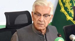 الیکشن سے پہلے آزادکشمیر میں مہاجرین کی نشستیں ختم کرنےکا مطالبہ انتخابی عمل کو سبوتاژ کرنے کے مترادف ہے: خواجہ آصف