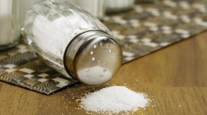روزانہ کتنی مقدار میں نمک استعمال کرنا صحت کیلئے نقصان دہ ہوتا ہے؟