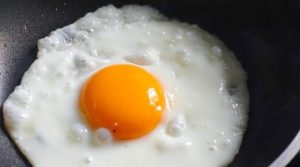 انڈے کھانے سے جسم پر کیا اثرات مرتب ہوتے ہیں؟