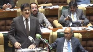 سندھ کے سرکاری ملازمین کی تنخواہوں اور پنشن میں7 فیصد اضافہ،کم از کم تنخواہ43 ہزار روپے مقرر، نئے مالی سال کا بجٹ پیش